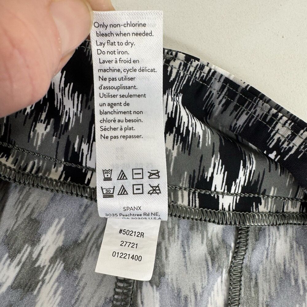 Spanx Sunshine Shorts Pull On 4" UPF 50+ Quick Dry in Grey Ikat Size XL - Picture 13 of 14